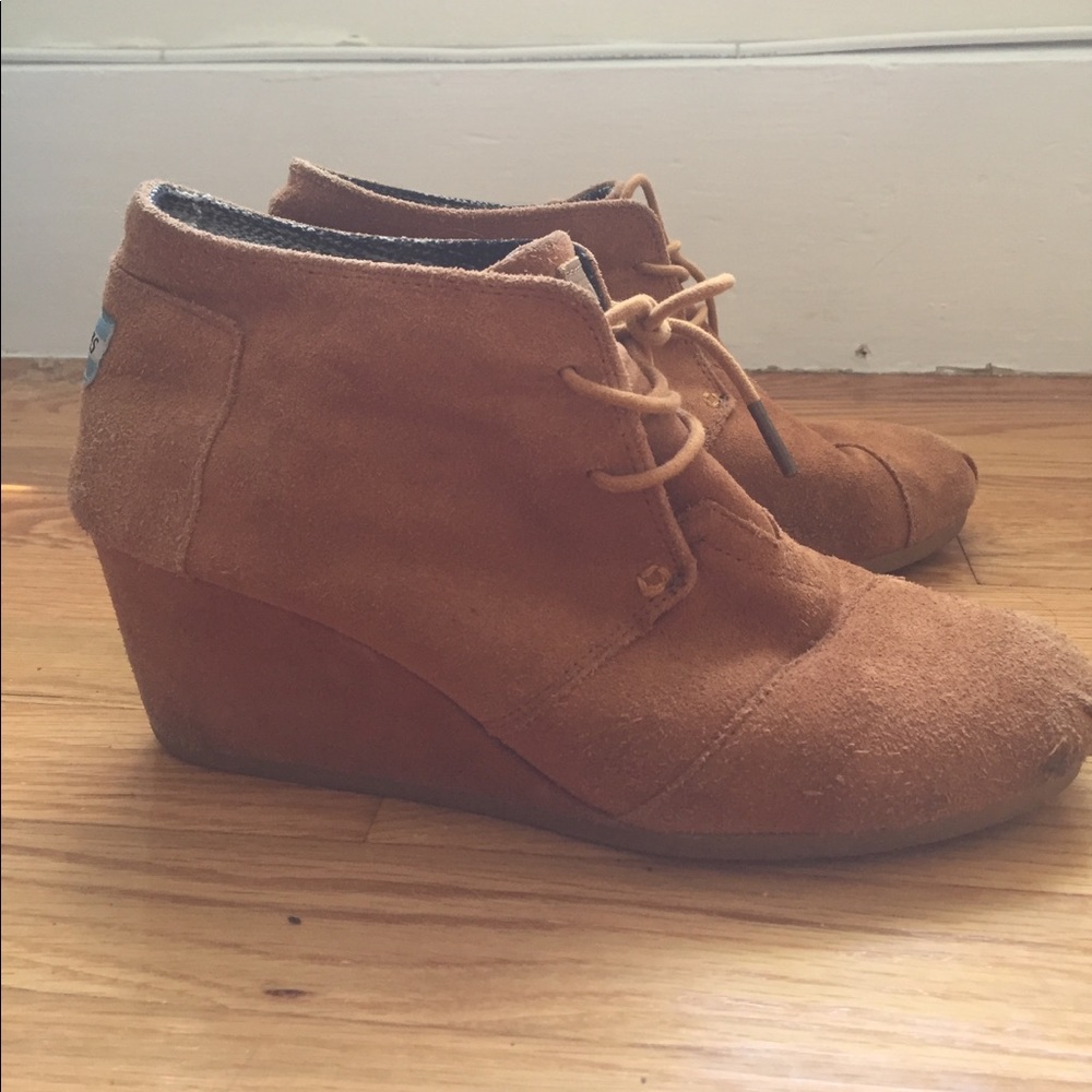 Toms Desert Suede Wedges